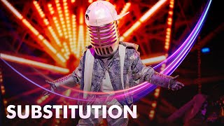 De Mike  ‘Substitution’  The Masked Singer  Seizoen 4  VTM [upl. by Einuj161]