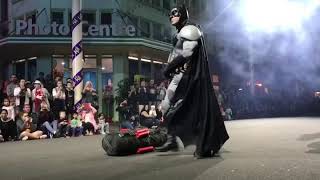 Bat Fight  DC SUPER HEROES amp SUPERVILLAINS 2018  Warner Bros Movie World [upl. by Jenkins]