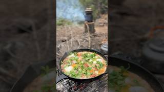 Odun ateşinde karışık menemenMixed menemen over wood fireBey dağlarının eteklerinde kahvaltı [upl. by Philipa]