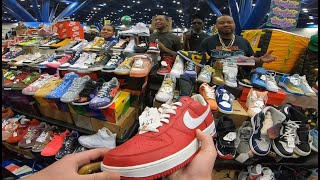 FINDING 50 AND 100 STEALS AT SNEAKERCON HOUSTON SHE KNEW I’D WANT TO BUY HER RARE NIKE AIR MAX [upl. by Ches]