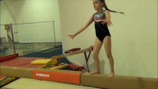 Célia 7 ans passionnée de gymnastique artistique [upl. by Eelyram648]