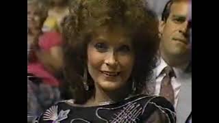 Loretta Lynn  Living Legend Award  1986  Music City News Awards [upl. by Esiralc513]