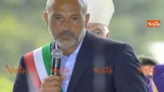 Il sindaco di Amatrice quotNon abbiamo più lacrime dobbiamo reagirequot [upl. by Acinoed]