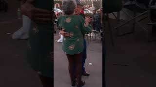 asi es fin de semana en plaza olvera entre amigos ven y comparte la pista [upl. by Seugram]