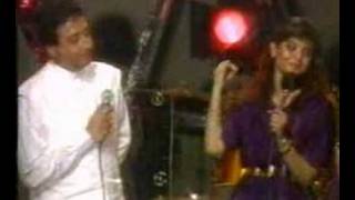 NAZIA AND NADEEM SINGING MIL JUL KE KHUSHYAYN BANTAIN [upl. by Grimaud]