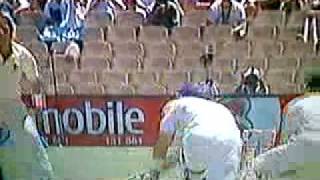 Shane Warne bowls Kevin Pieterson Around The Legs [upl. by Olfe630]