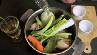 Faire du bouillon à lancienne  La cuisine nature des Jules [upl. by Eissed]