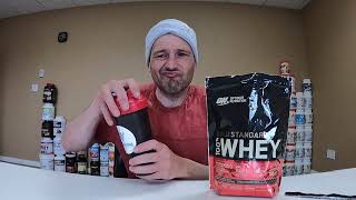 Review Optimum Nutrition Gold Standard Whey Double Rich Chocolate [upl. by Kaz]