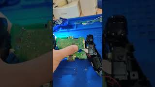 PS5 CONTROLLER NOT TURING ON  I FOUND THE PROBLEM  shorts youtubeshorts [upl. by Ardnekan615]