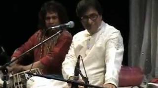 Talat AzizMohabbat Karniwali with Satar Tari [upl. by Skippie]