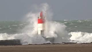 TEMPETE SUR CAPBRETON HOSSEGOR AVEC quotDENORMES DEFERLANTESquot [upl. by Dorehs753]