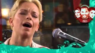 Magnus Carlson amp Petra Marklund  Fix You Live  Musikhjälpen 2013 [upl. by Cyrillus]