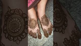 Simple legs mehndi design ❤️😍✨ mehndi hennadesign mehndidesign legsmehndi henna trending [upl. by Ahseinar]