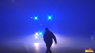 Silvester 20152016 Passant macht Weg frei für Rettungswagen des ASB Lüneburg [upl. by Alayne]