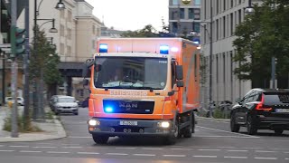 RettungswagenInfektion der Berlinerfeuerwehr auf Einsatzfahrt LRWBF Mitte auf Einsatzfahrt [upl. by Nohsed516]