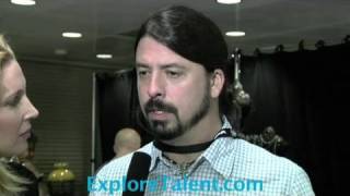 Explore Talent interview of Foo Fighters David Grohl Nirvana 2009 Them Crooked Vultures [upl. by Swerdna202]