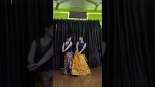 Ghagra  Crew  Tabu Kareena Kapoor  ghagra ilaarun party bollywoodsongs dancer like live [upl. by Rutherfurd928]