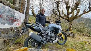 Review Suzuki VStrom 800 DE [upl. by Eissirk551]