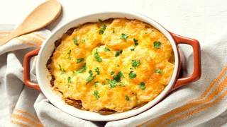 Recette  Gratin dauphinois aux lardons [upl. by Nellak]