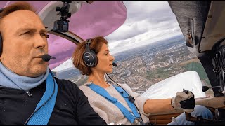 🛩 Tours de piste avec Dorine Bourneton [upl. by Aikkan]