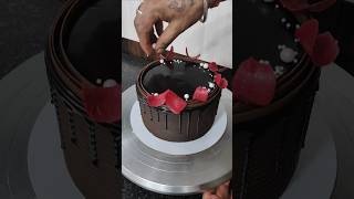 Beautiful chocolate cake🥹 decoration ideas chocolatecake shorts youtubeshorts viralcakeshorts [upl. by Nivanod]