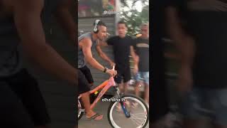 descendo de bicicleta kkkk😂 shorts shortvideo [upl. by Nosilla]