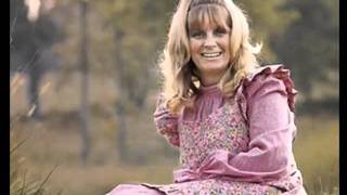 Skeeter Davis 1963 quotI Cant Stay Mad At Youquot My Extended version [upl. by Kabab416]