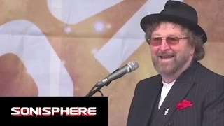 Chas And Dave  Gertcha  Sonisphere 2014  FestivoTV [upl. by Onairam]