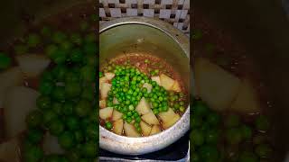 Aloo matar recipe 😋 recipe foodie matarpaneer mataraloorecipe mataranibhajan peapotato hindis [upl. by Marozas]