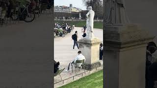 Séduire dans un parc une très jolie femme facilement [upl. by Eniamrehs]