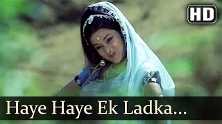 Kachche Dhaage  Haye Haye Ek Ladka Mujhko Khat Likhta Hai  Lata Mangeshkar [upl. by Sena]