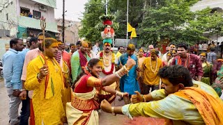 Bowenpally Venu Gopal and Gayatri bonam dance at Balkampet Yellamma kalyanam 2024 [upl. by Yanaton7]