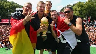 Weltmeister feiern auf der Fanmeile in Berlin [upl. by Boaten51]