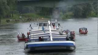 Brennendes Schiff auf der Donau [upl. by Yllaw]