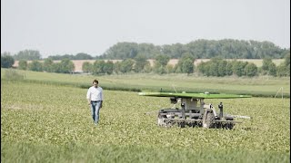 Projekt quotFarmerSpacequot Roboter entfernen Unkraut autonom [upl. by Phelgen]