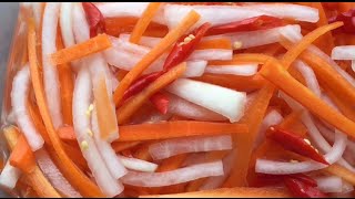 Easy and Delicious Vietnamese Pickled Daikon amp Carrots [upl. by Ellerahc]