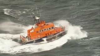 Troon lifeboat ploughs through waves [upl. by Llehcsreh]