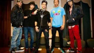 B5Dont Go with Lyrics FULL VERSION [upl. by Llehcear]