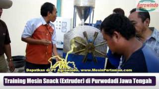 Training Mesin Extruder di Purwodadi Jawa Tengah [upl. by Enneyehs]