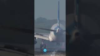 AIRBUS A330 CLOSE UP LANDING [upl. by Mollie]