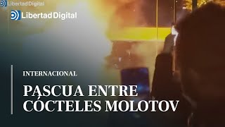 Cócteles molotov bengalas y petardos en Atenas para celebrar la Pascua ortodoxa [upl. by Sivlek319]