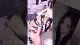 이즈나 예스24 미공포 앨범깡 💭 이즈나 셀카 너무 잘 찍음 ♡ IZNA NA yes24 pobs  photobook album unboxing 🖤  kpopalbum [upl. by Yuht]