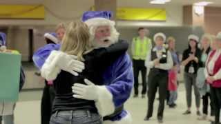 WestJet Christmas Miracle El video más visto de Navidad [upl. by Arlene935]