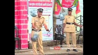 Lens  Police officer feeding Pigeons  പോലീസിനെ പേടിയില്ലാതെ ഇവിടെ കുറച്ച് പേര്‍ [upl. by Ivanah]