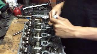 Instalación del sistema Valvetronic de BMW en culata de Mini Cooper S [upl. by Ahsemad]