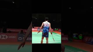 Li Shi Feng puts Olympic champion Viktor Axelsen to the test [upl. by Alikee]