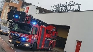 PRIO 1 Uitruk Brandweer  Autoladder Valkenburg naar Gebouwbrand Maastricht [upl. by Keg]