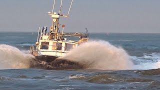 📛 ATTENTION FRAYEUR UN BATEAU FACE À UN OCÉAN DÉMONTÉ À CAPBRETON 🌊 BIGWAVES [upl. by Adnoraj]