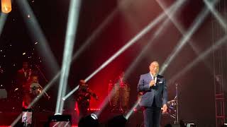 Gilberto Santa Rosa Un montón de estrellas en vivo 2023 [upl. by Papp285]