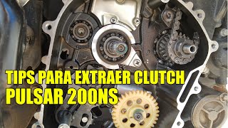 Tips para extraer el clutch de la Pulsar 200NS [upl. by Anoif]